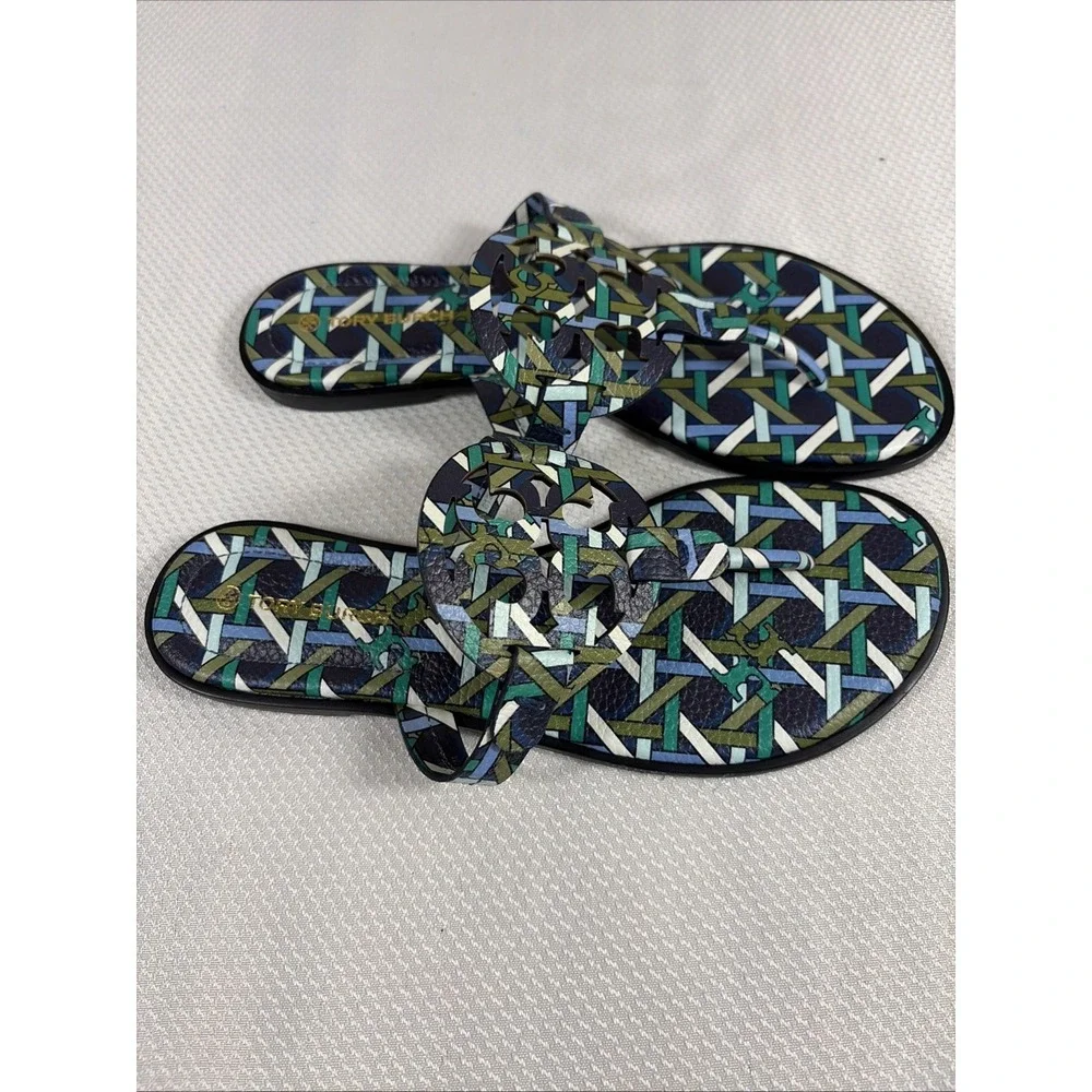 NWOB‎ Tory Burch Miller Welt Navy Green Caning Logo Miller Sandals Sz 7M